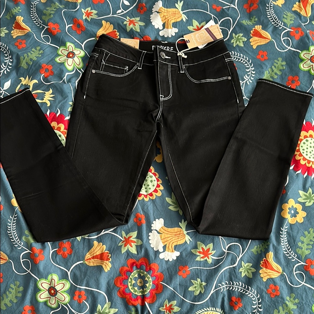 Empyre Women's Skinny Jeans